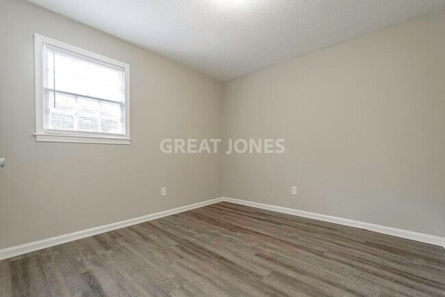 Building Photo - 1209 Hemlock St