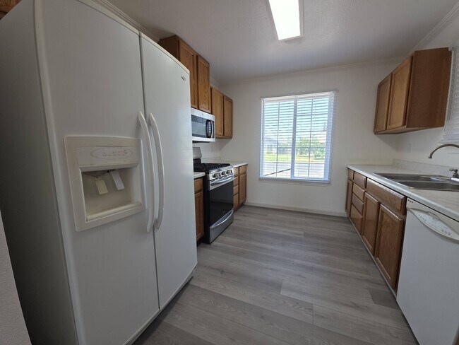 Building Photo - 2067 Blossom Ave