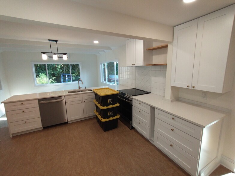 Building Photo - 1385 Overlook Dr