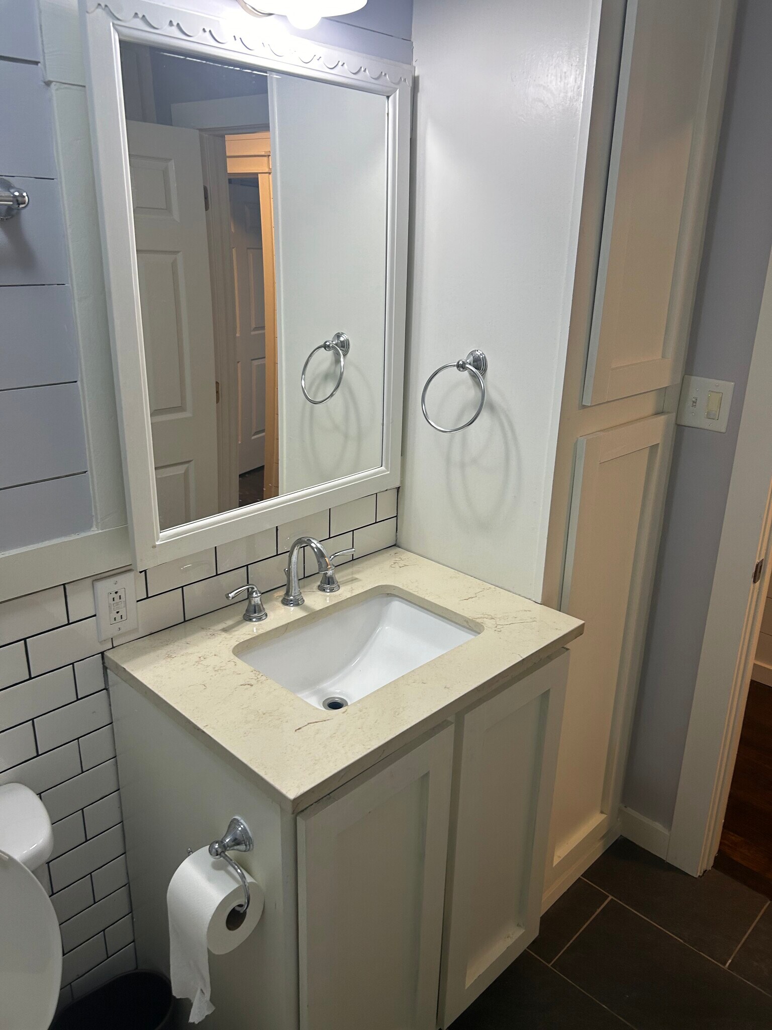 Building Photo - 265 Melita Rd