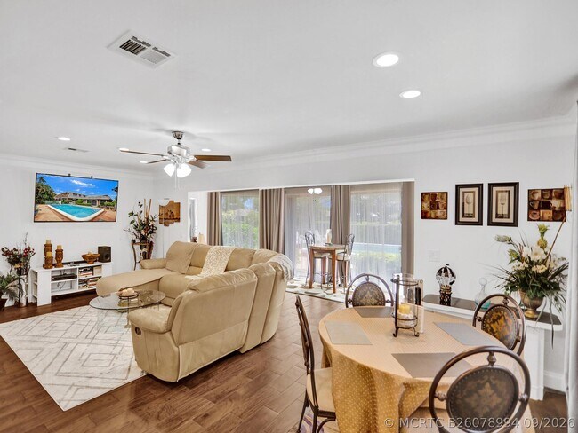 Building Photo - 340 Orange Tree Dr