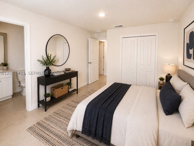 Building Photo - 17293 Cantu Ct