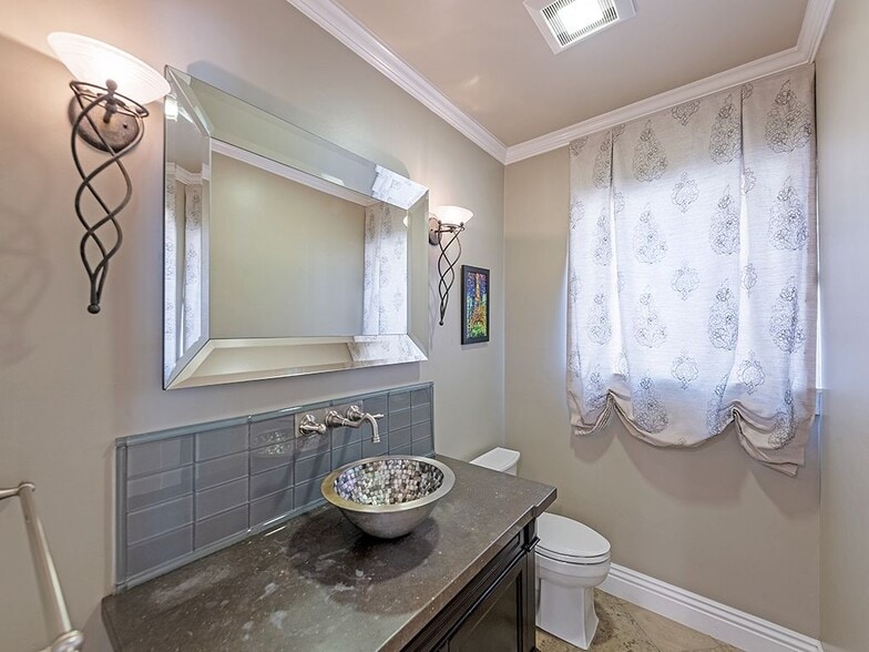 Building Photo - 5463 Katherine