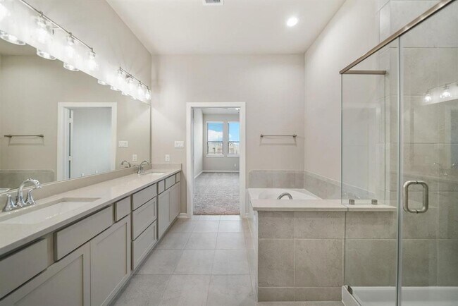 Building Photo - 1547 Crystal Stream Dr