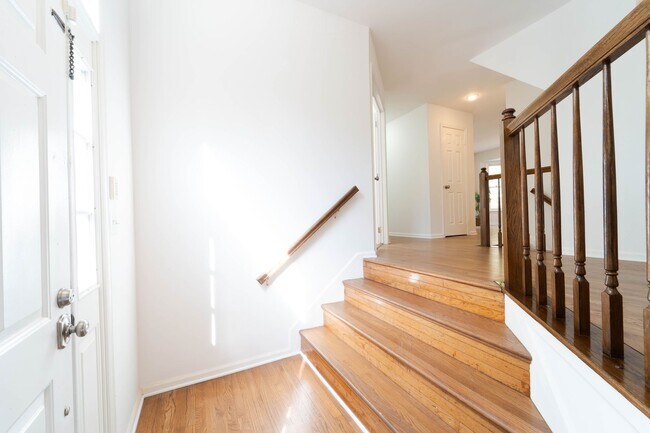 Building Photo - Fabulous Home in Aquia Harbor