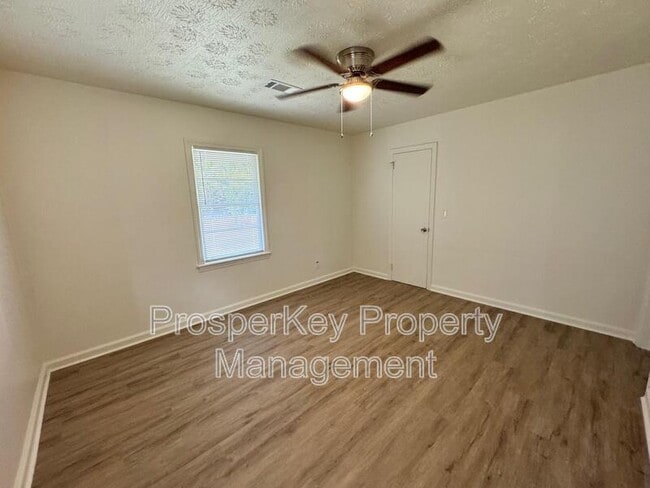 Building Photo - 1241 Dunbar Ave