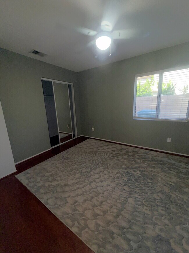 Building Photo - 3-Bedroom Home, Large Rear Yard! La Quinta, Long-term (1 Year) Rental