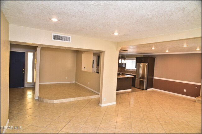 Building Photo - 10824 Pico Norte Rd