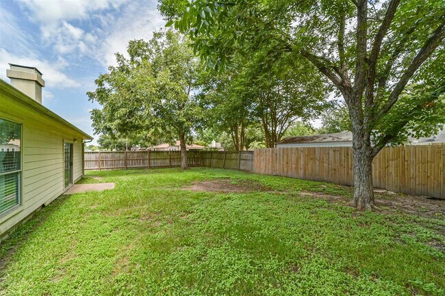 Building Photo - 2122 Clemson Dr