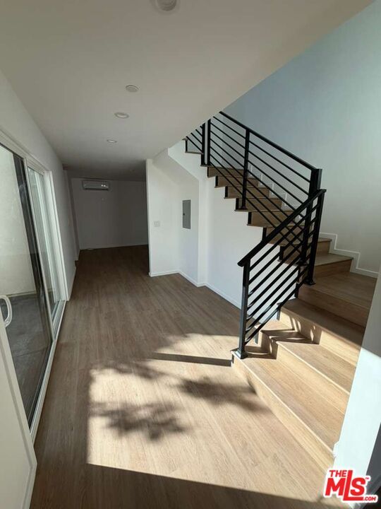 Building Photo - 5417 Gentry Ave