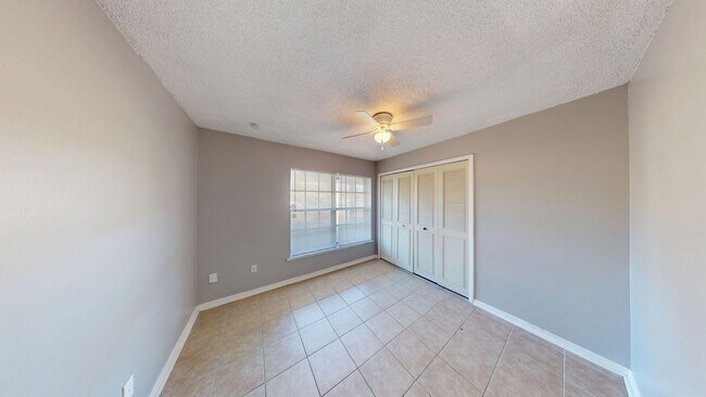 Building Photo - 3 Bed / 2 Bath Home In Deltona Available NOW!!