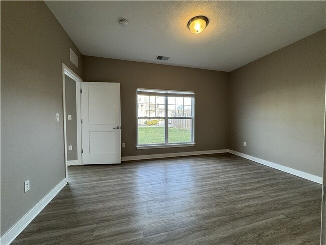Building Photo - 29 Grn Spg Ln