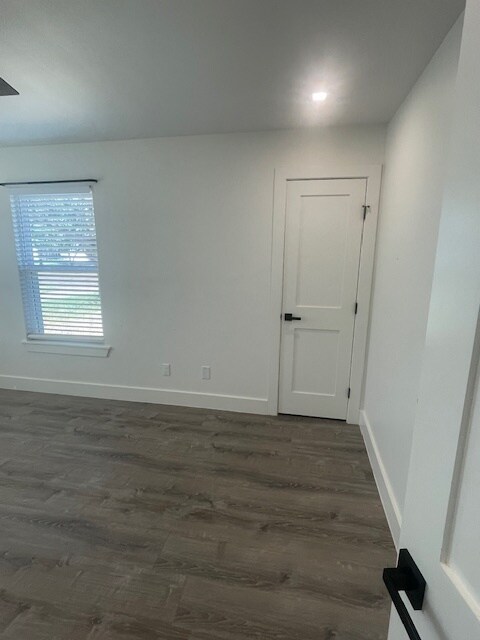 Building Photo - 201 Howard Dr