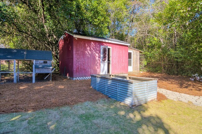 Building Photo - 1613 Pendleton Rd