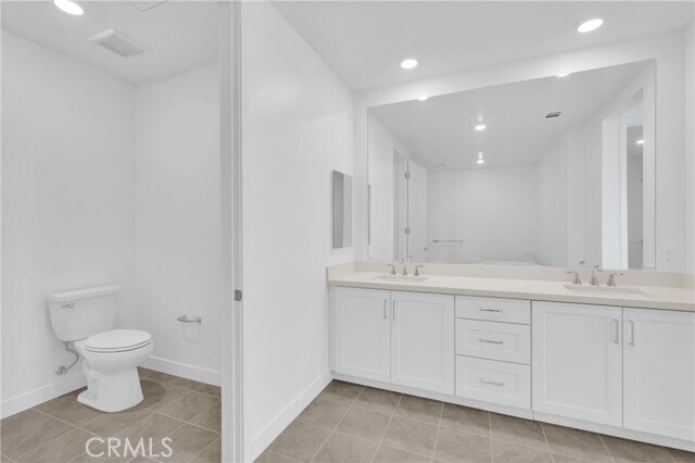 Building Photo - 3415 Rivington