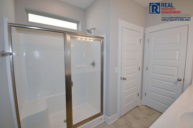 Building Photo - 2432 Fig Dr