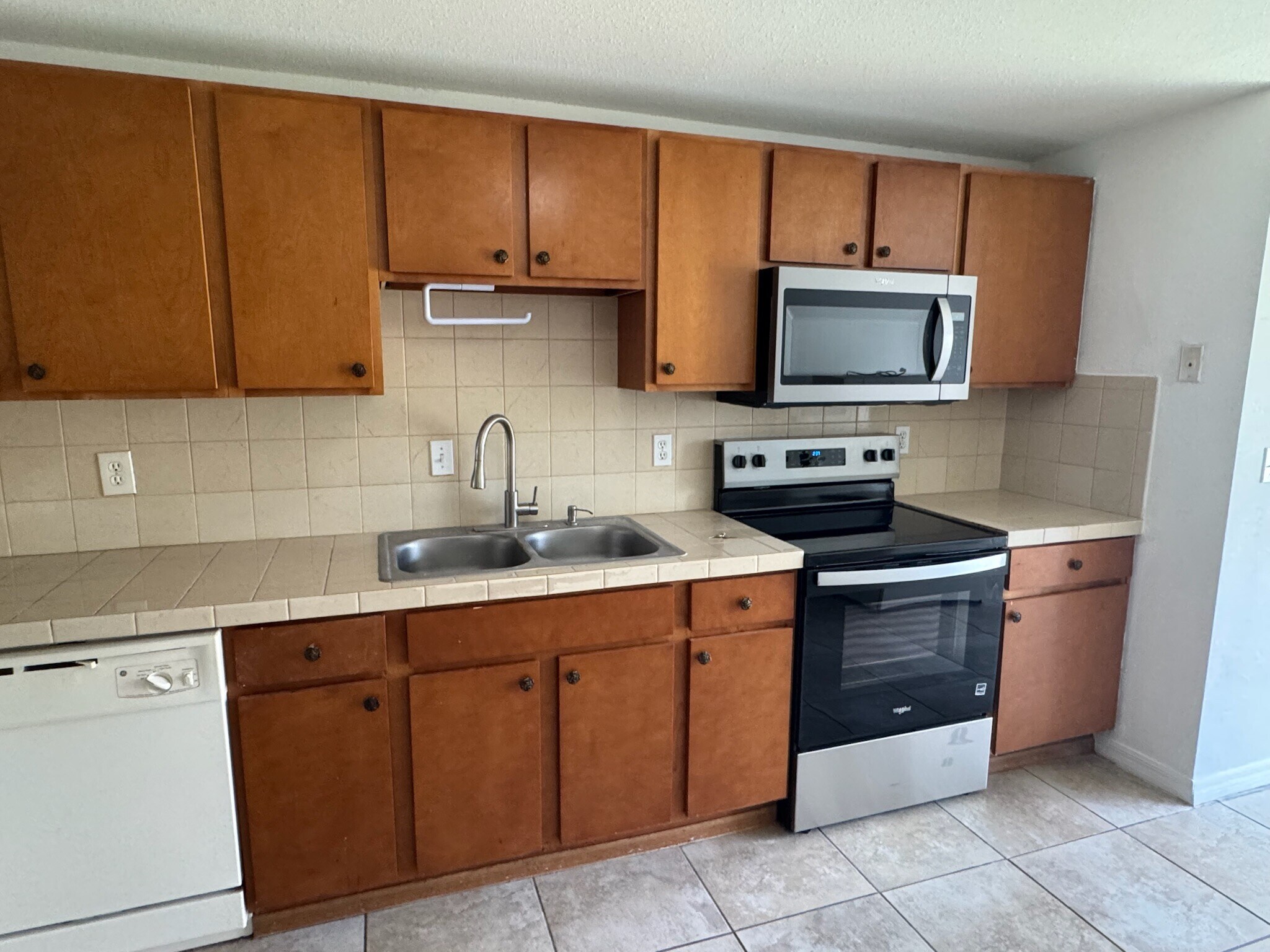 Building Photo - 7825 40th Avenue Dr W