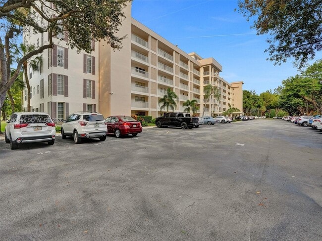 Building Photo - 2651 S Course Dr