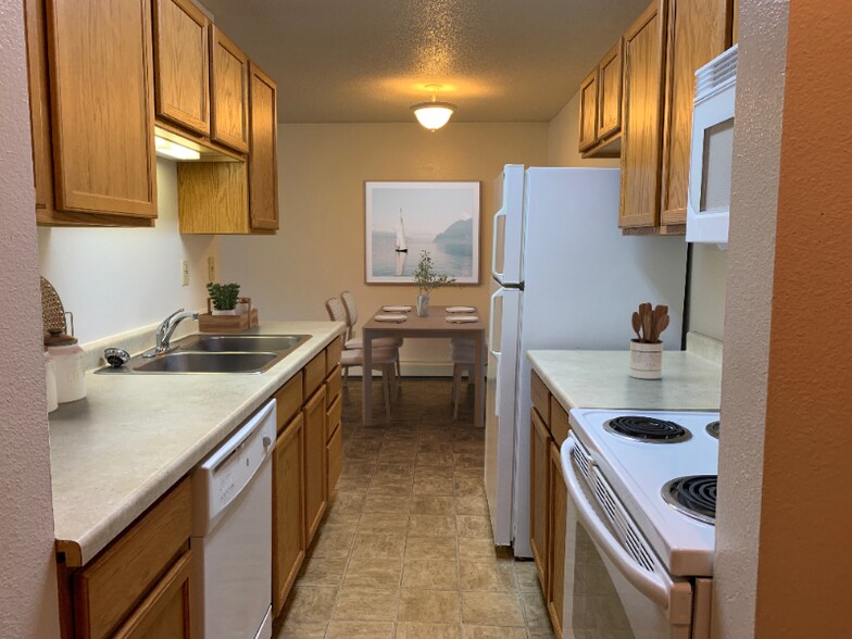 Building Photo - 1415 14th Ave E