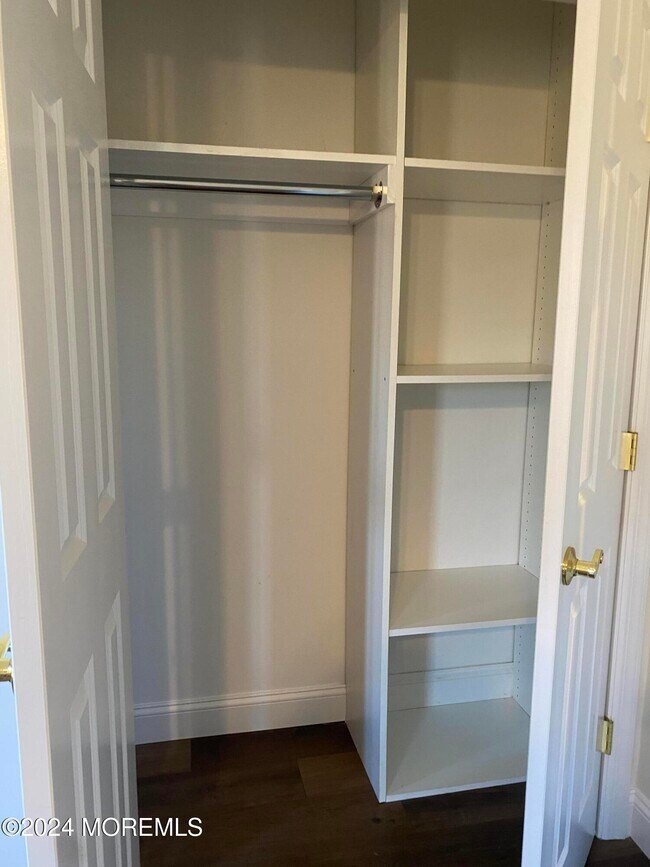 Building Photo - 66 Holly Dr