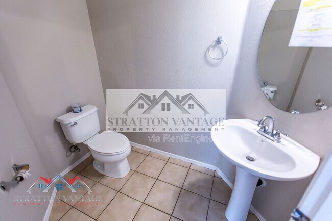 Building Photo - 10013 E Impala Ave