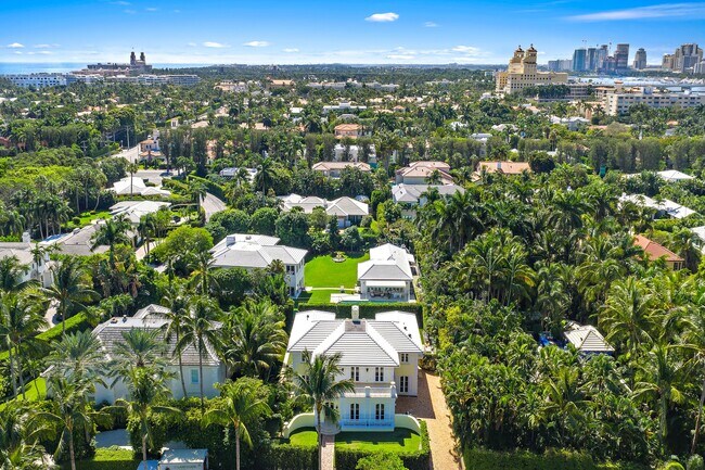 Building Photo - 210 Emerald Ln