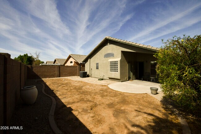 Building Photo - 10221 W Daley Ln