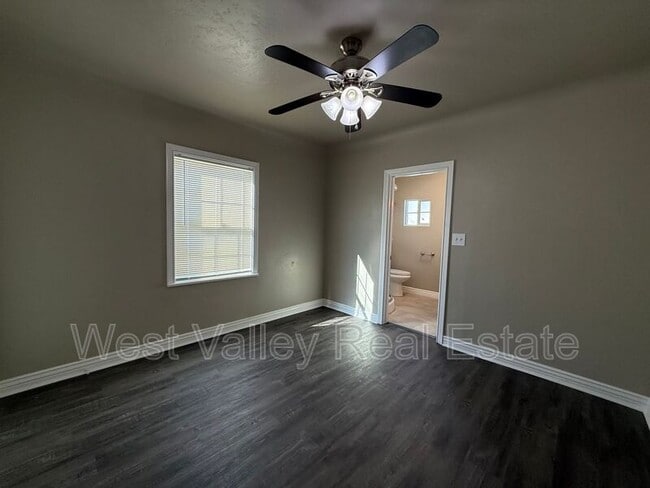 Building Photo - 408 F St