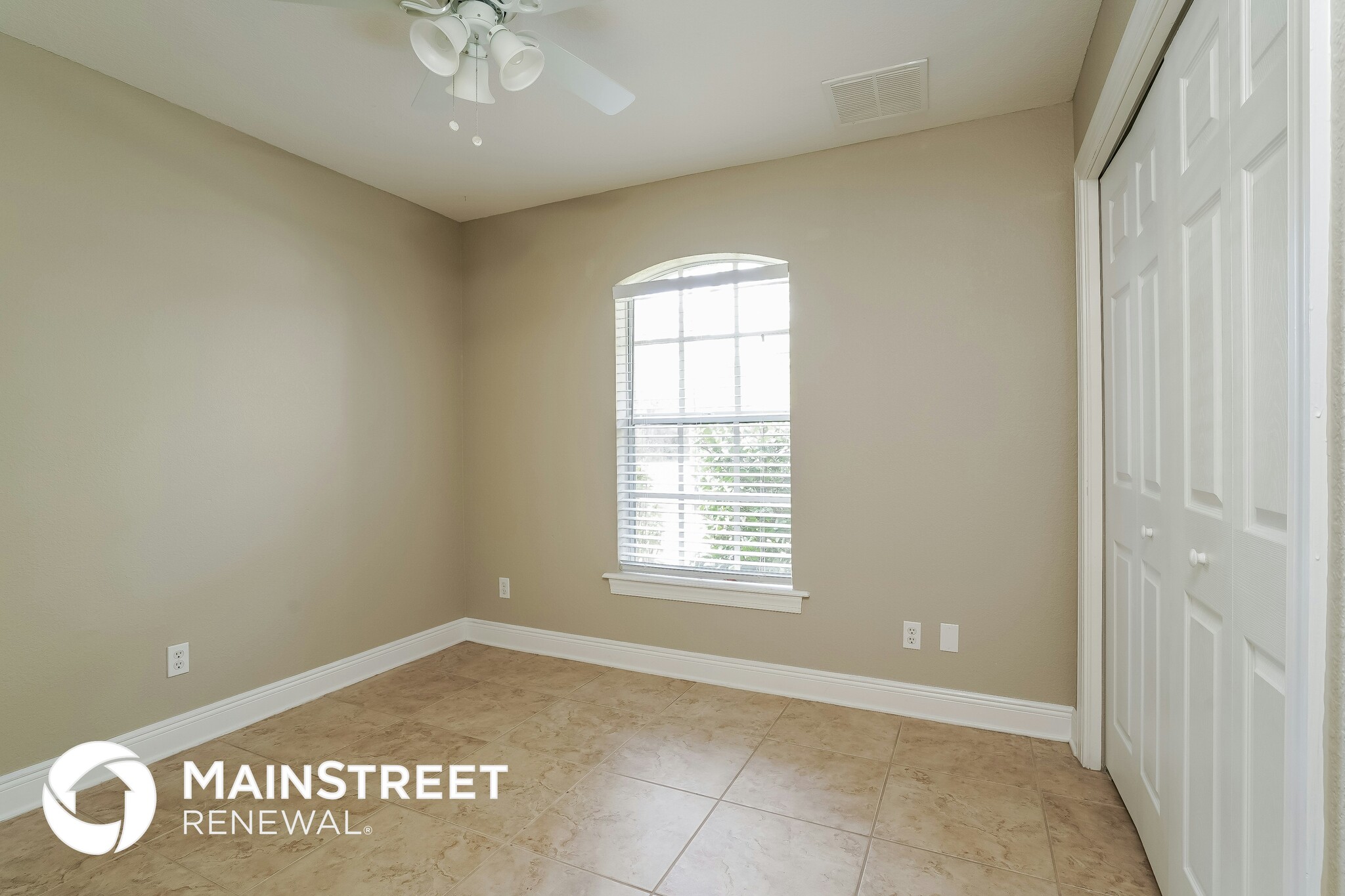 Building Photo - 2510 Barcelona Ave