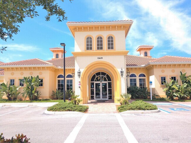 Building Photo - Annual Furnished 2 Bedroom 2 Bathroom with a Flex Room in Island Walk!