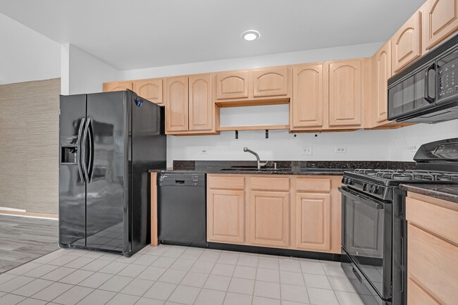Building Photo - 1651 Apple Tree Ln