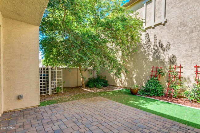 Building Photo - 3481 S Bluejay Dr