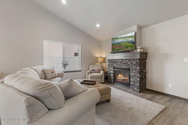 Building Photo - 3813 N Pradera Ct