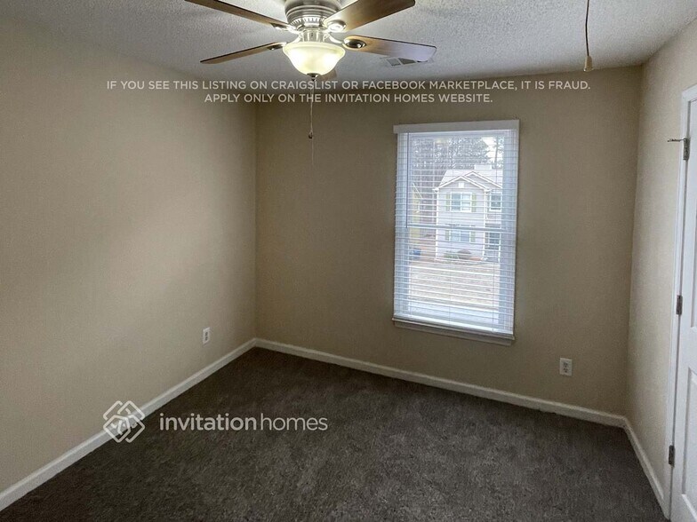 Building Photo - 560 Heathgate Dr SW