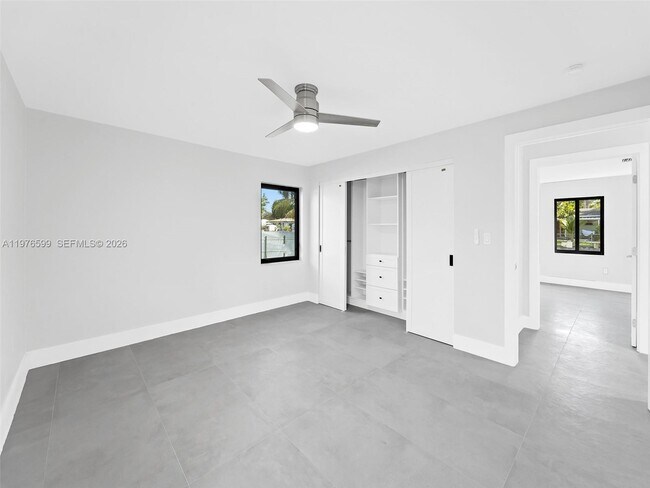 Building Photo - 212 SW 7th St