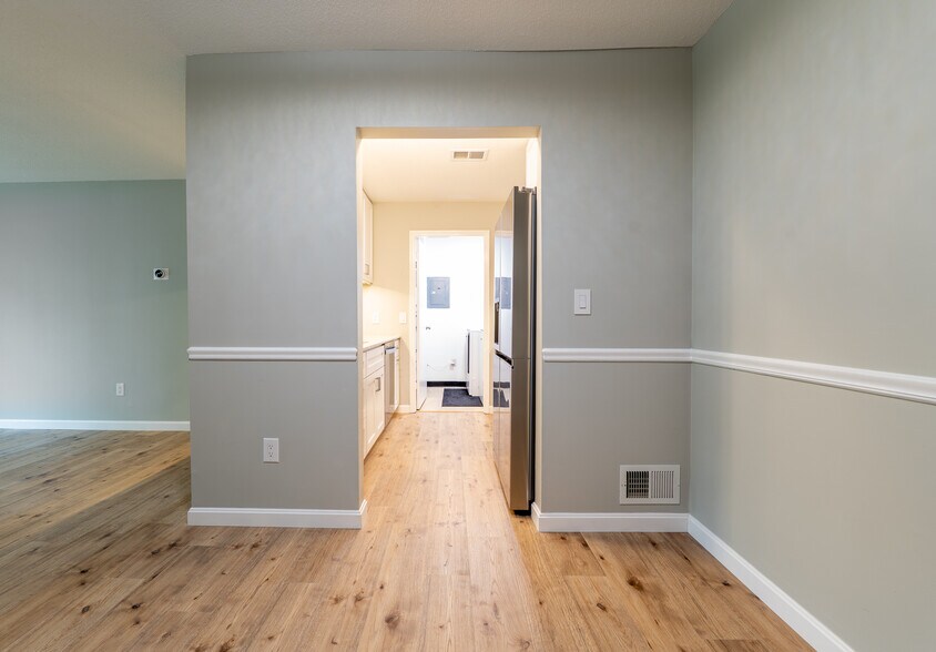 Building Photo - 5 Bernards Rd