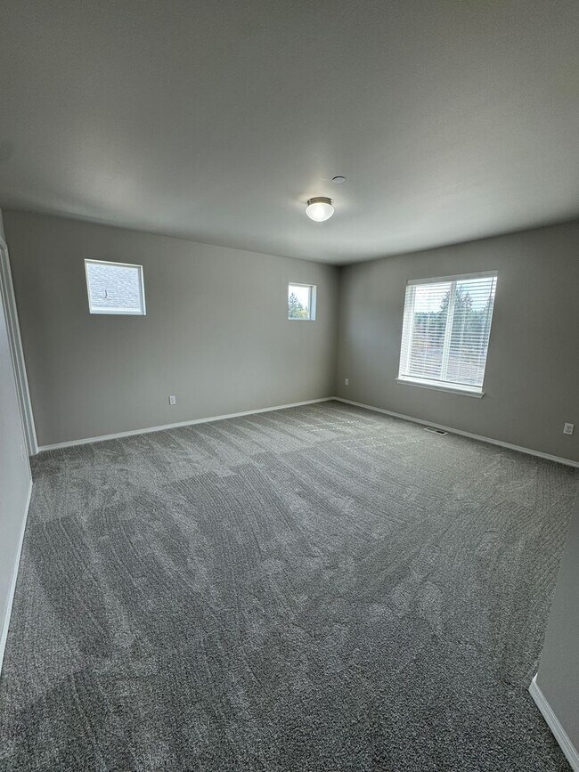 Building Photo - 1163 Swan Loop