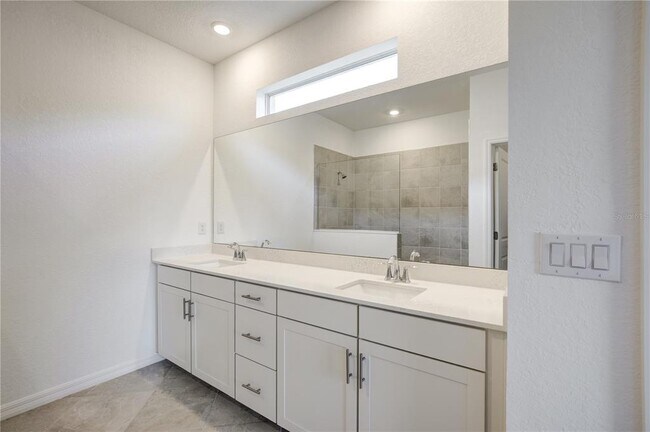 Building Photo - 11387 Pinot Dr