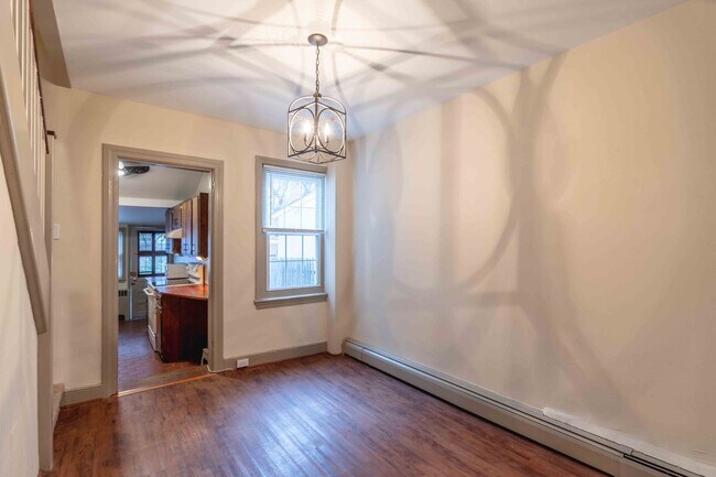 Building Photo - 2 bed/1 bath Townhome in WC Boro w/Off Street Parking