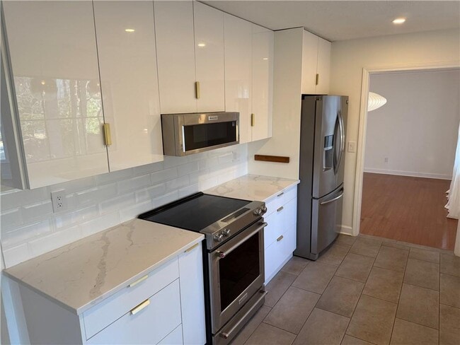 Building Photo - 2207 Heritage Trace Dr