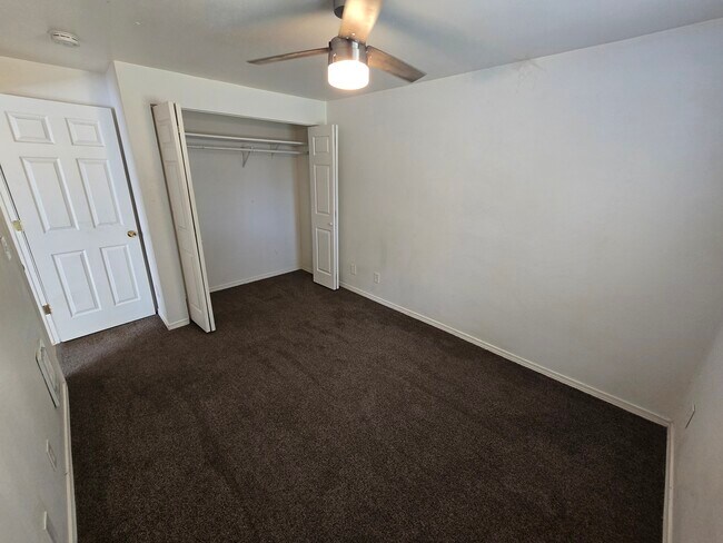 Building Photo - 737 7th Ave N