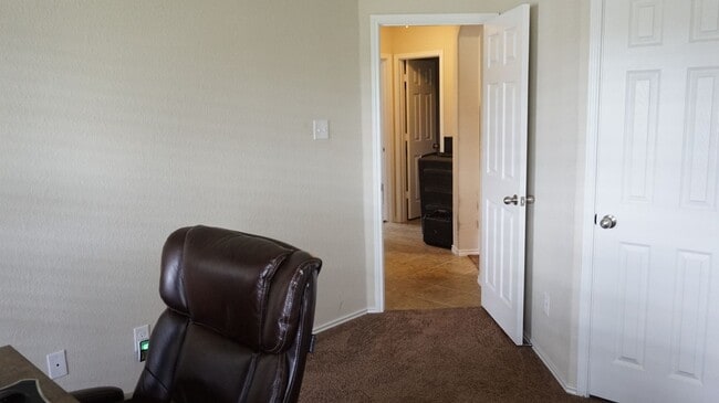 Building Photo - 6302 Cool Creek Dr