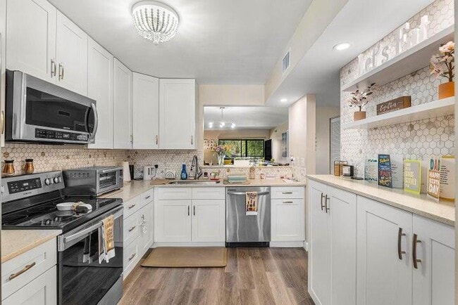 Building Photo - 10110 Cedar Point Blvd