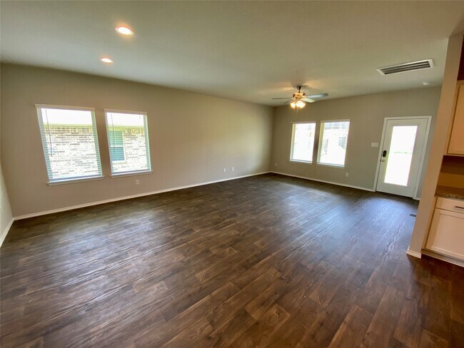 Building Photo - 13832 Rock Island Trl