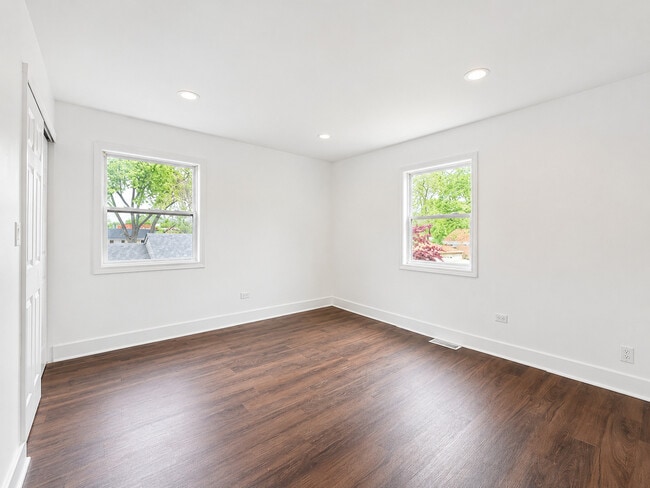 Building Photo - 254 Thornhurst Rd