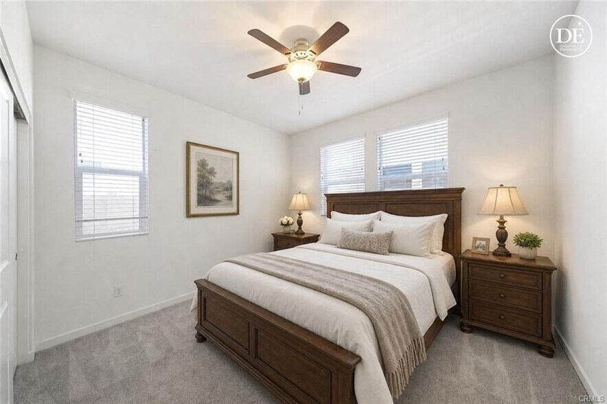 Building Photo - 4041 Pomelo Dr
