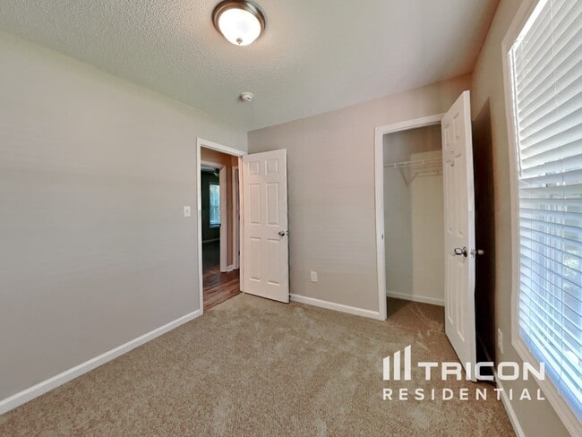 Building Photo - 120 Brook Pl