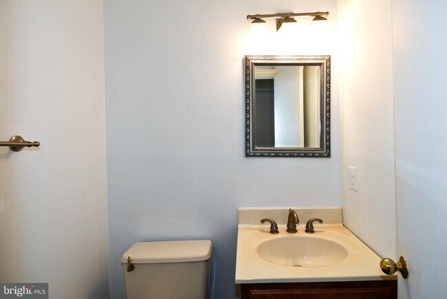 Building Photo - 5175 King Charles Way