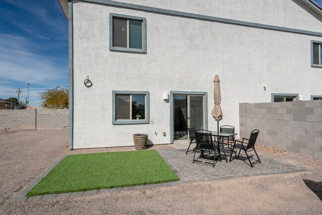 Building Photo - 1640 N Cameron St