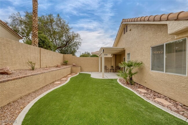 Building Photo - 8249 Peaceful Canyon Dr